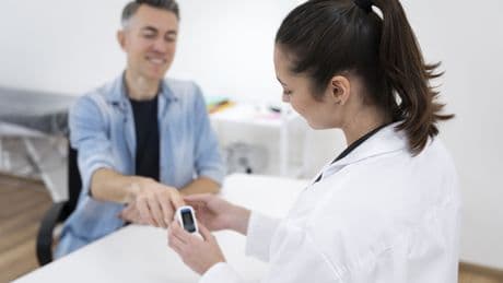 Diabete, la svolta dell'insulina settimanale: permette di passare da 365 iniezioni l'anno a 52