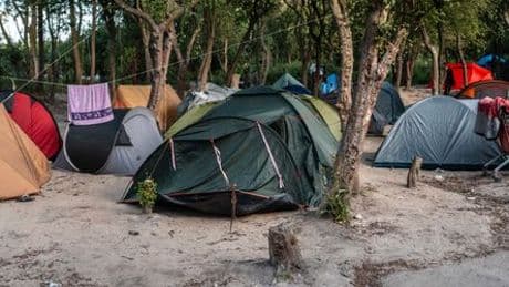 Ein Toter und fünf Verletzte in einem Flüchtlingslager in Nordfrankreich