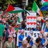 Duizenden mensen betogen in Brussel tegen Israëlisch geweld in Gaza: ‘Hoezo, ‘alle Menschen werden Brüder’?’