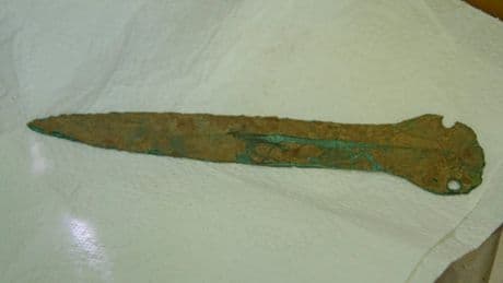 Beim Spazierengehen in Thüringen - Vater und Söhne finden 4000 Jahre alten Dolch