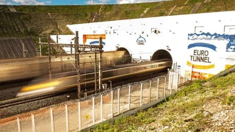Tunnel sous la Manche: Uber annonce qu'il va vendre les billets de la compagnie Gemini (qui est loin d'exister)
