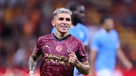 Torreira durmuyor