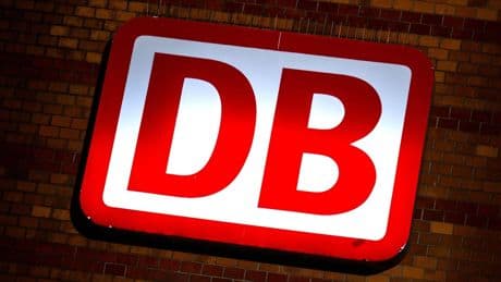 ICE bleibt in Köln stecken: Seil an Strommast als Ursache
