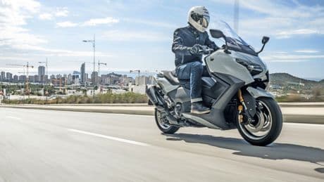 Yamaha TMAX im Fahrbericht: Ein Roller fast wie ein Motorrad
