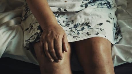 The 5 Best Pilates Exercises To Strengthen A 'Runner's Knee'