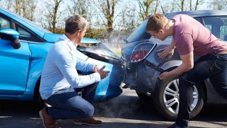 Estas son las aseguradoras de coche que mejor (y peor) cumplen sus obligaciones de cobertura tras un accidente