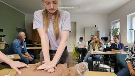 Herz-Druck-Massage beim Hund will gelernt sein