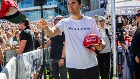 Schuss an Uni: „Politisches Attentat“: Einflussreicher Trump-Anhänger tot