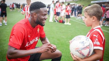 El Sporting recupera a Gaspar y Smith e integra a Loum para medirse al Córdoba CF