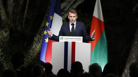 À Madagascar, Emmanuel Macron rejoue la carte de l’apaisement mémoriel