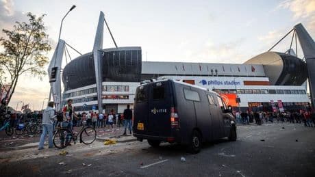 14 agenten gewond en 22 aanhoudingen na kampioensfeest PSV op zondag