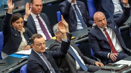 Spahn nach geplatzter Richterwahl auf Bewährung
