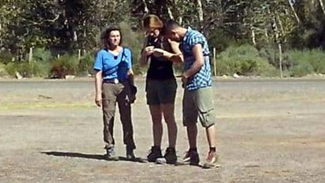 Crash lors d’un tournage de « Dropped » : le parquet demande un procès pour homicides involontaires