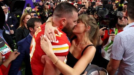 Taylor Swift fans freaking out as Travis Kelce’s ‘New Heights’ podcast teases special guest