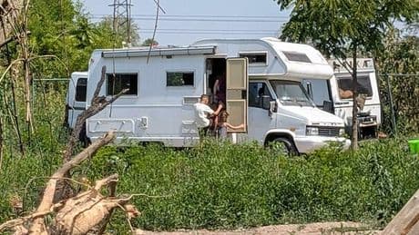 Campi rom, si muove il governo: «Segnalare alle prefetture le situazioni di illegalità»