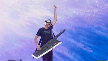 La Casa Azul enciende el arranque del Primavera Sound con una barra libre de pop eufórico