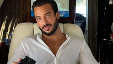 "JLC Family": un collectif de victimes influenceurs interpelle TF1 sur sa "mise à l'honneur" de Jazz et Laurent Correia