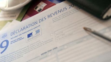 Impôts: a-t-on vraiment un "droit à l'erreur" et que risque-t-on en cas d'oubli sur sa déclaration?