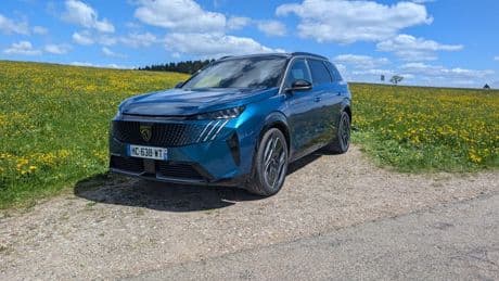 ESSAI. Peugeot e-5008 Dual Motor: un SUV 7 places pour familles pressées