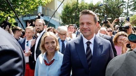 Pro-Europese Trzaskowski lijkt af te koersen op winst bij presidentsverkiezingen Polen