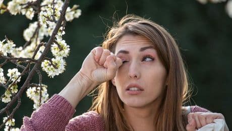 Government issues ‘report and avoid’ alert over bug outbreak that causes eye symptoms