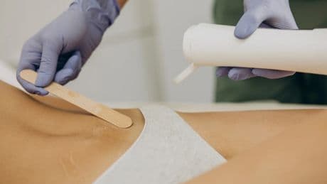 Todo lo que debes saber antes de depilarte la zona del bikini según una experta