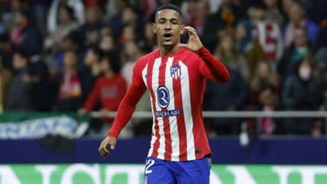 Normal que la afición le tuviese cariño, la despedida de Lino, del Atlético, emociona