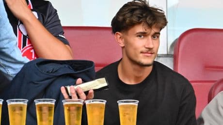 Gast im Stadion - Bayern-Star wird zum Nürnberg-Fan