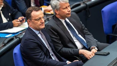 Bundestag | Union brüskiert Parlament und Verfassungsgericht