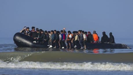 VK gaat migranten die Kanaal oversteken terugsturen naar Frankrijk