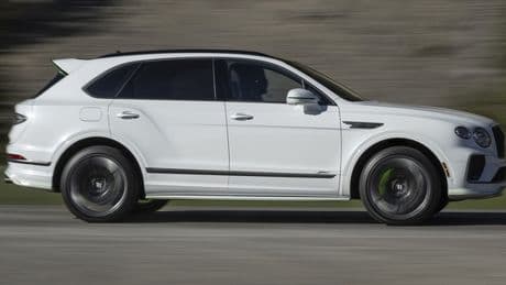 Bentley Bentayga Speed, prestazioni ed emozioni sono al top. Il luxury Suv eroga 650 cv e 850 Nm di coppia