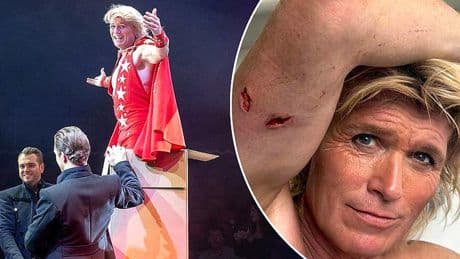 Spectaculaire beelden: Hans Klok voert sabelact weer uit na ongeluk