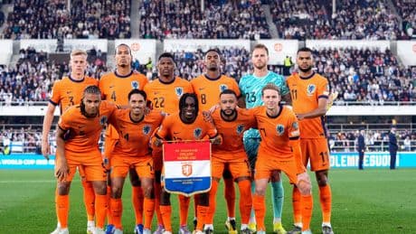 Oranje op rapport: ’Denzel Dumfries hoort in rijtje met Virgil van Dijk en Frenkie de Jong’