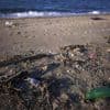 Urlaubsparadies mit Plastikproblem: Wie Griechenland seine Küsten vor dem Müll retten will