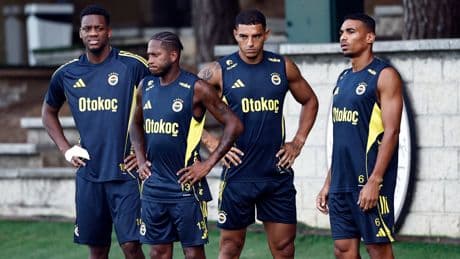 Fenerbahçe, yeni sezon hazırlıklarını Samandıra'da sürdürdü