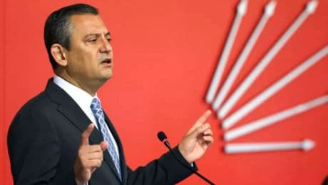 CHP’de İstanbul alarmı: Özgür Özel tüm seçilmişleri toplantıya çağırdı