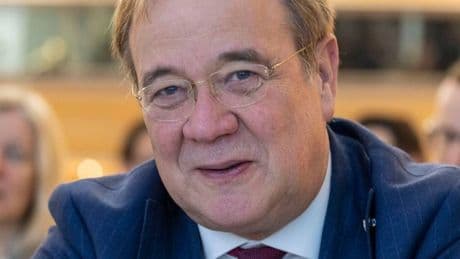 Fraktionen im Bundestags: Neuer Job für Armin Laschet – Ringen um Postenvergabe