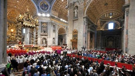 Conclave, cardinali in San Pietro per la messa “Pro eligendo Pontifice”