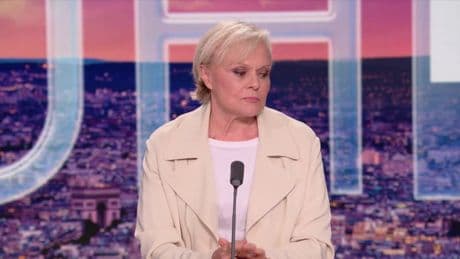 "C'est un brouillard": Muriel Robin revient sur ses 30 années d'alcoolisme pour "essayer d'aider" les femmes concernées