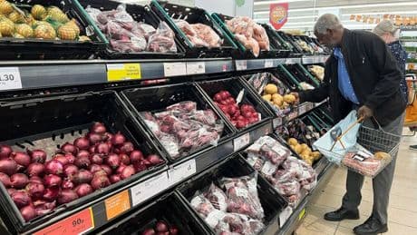 Teuerung: Inflation in Großbritannien sinkt – Lebensmittelpreise steigen deutlich
