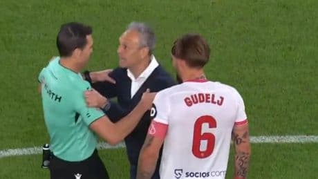La locura final de Caparrós: carrerita, enganchón con Mata y escena extraña con Martínez Munuera