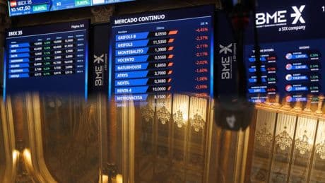 El Ibex 35 defiende los 15.100 puntos antes de los resultados de Nvidia