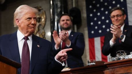 Trump cree que no será necesaria una acción militar para anexionar Canadá, pero no lo descarta con Groenlandia