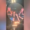 Bedrijf zet topman op non-actief en start intern onderzoek na kisscam-ontmaskering bij concert Coldplay