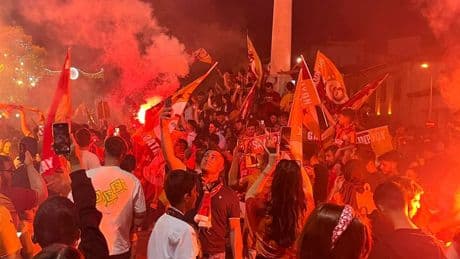 Galatasaraylılar sokaklara akın etti!