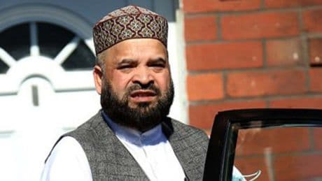 Rochdale grooming gang leader ‘throwing parties’ while deportation talks drag on