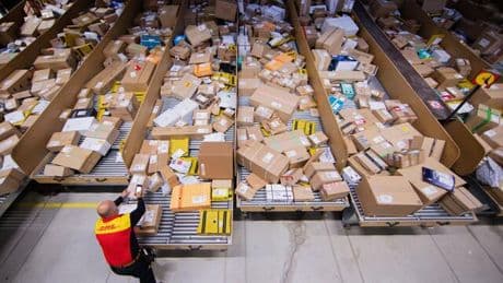 Logistik: Postdienste stoppen Pakete in die USA wegen neuer Zollregeln