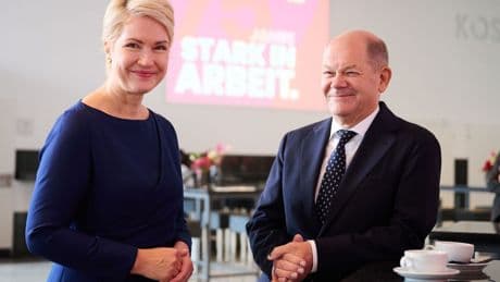 Amtsende von Kanzler Scholz: Schwesig würdigt Leistungen von Kanzler Scholz