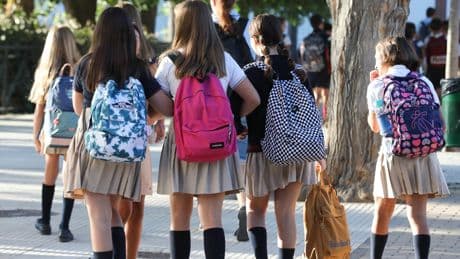Las familias madrileñas afrontan la vuelta al cole más cara de España: 745 euros de media por alumno
