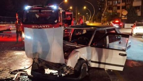 Tarsus'ta 3 otomobil çarpıştı: 1 ölü, 8 yaralı